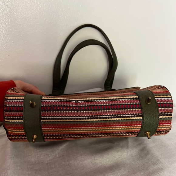 Detailed threaded purse with green, red, yellow, organ ge and black threading - Picture 4 of 11